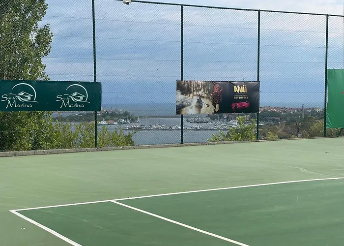 Amara Santa Marina, *