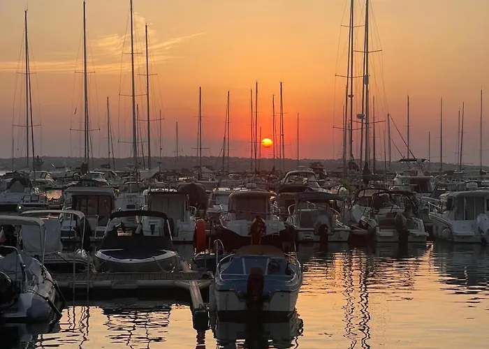 Amara Santa Marina, Lejlighed