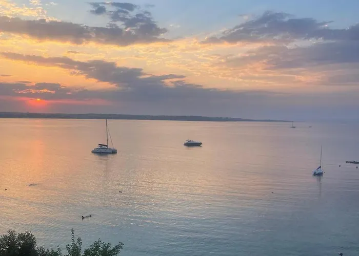 Amara Santa Marina, Lejlighed *