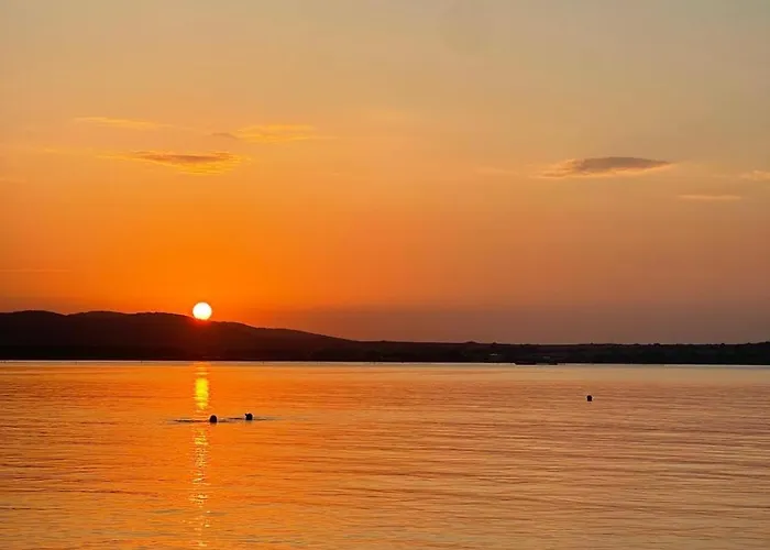 Amara Santa Marina, Lejlighed