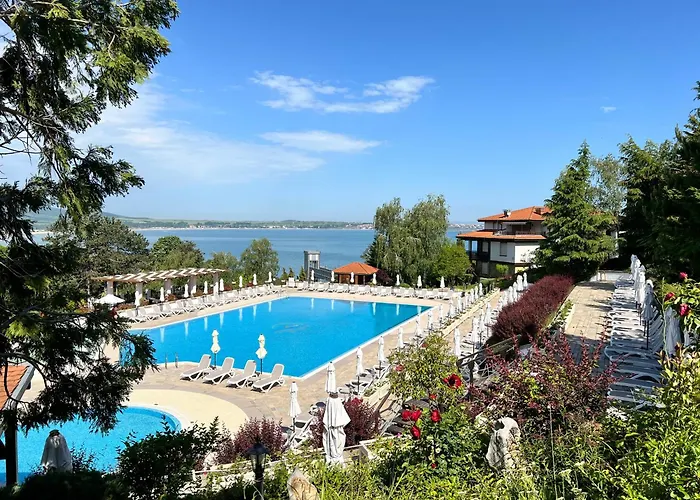 Amara Santa Marina, *